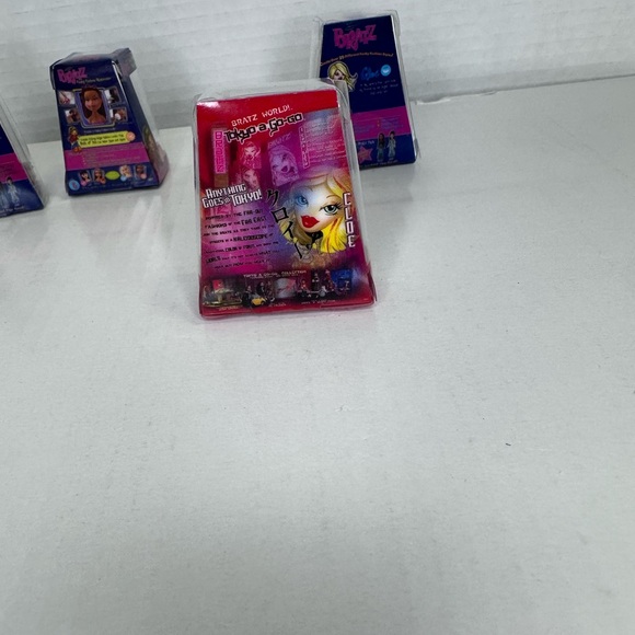 Bratz Mini Dolls  Lot of 4 all sealed mixes series all in great condition - Picture 8 of 10